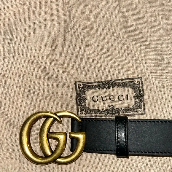 Gucci Black Belt with Gold Buckle - Picture 4 of 9